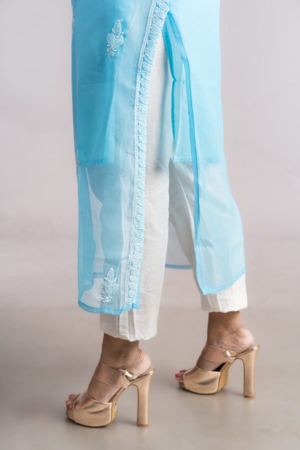 Blue Floral Embroidered Chikankari Kurti